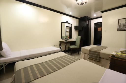 Camelot Hotel - Housity