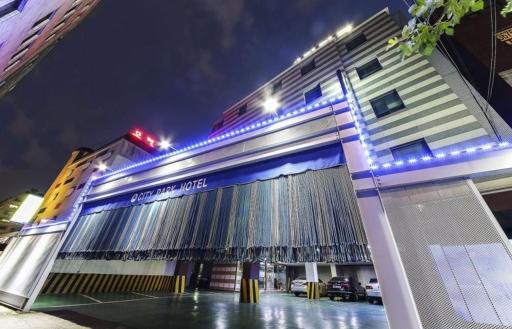 City Park Hotel - Housity