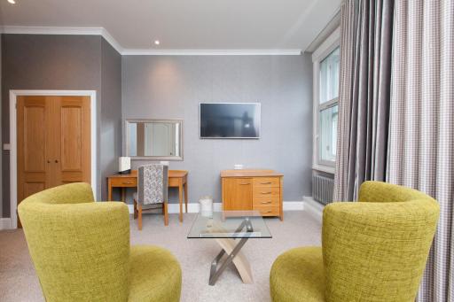 Aberdeen Douglas Hotel - Housity