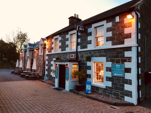 The Crees Room only NO BAR OR RESTAURANT - Housity