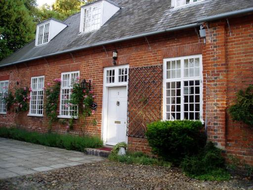 The Courtyard - Housity