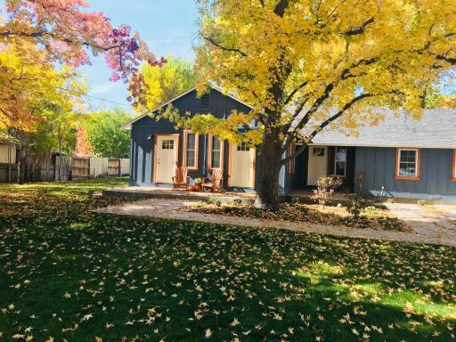 Eastside Guesthouse and Bivy - Housity