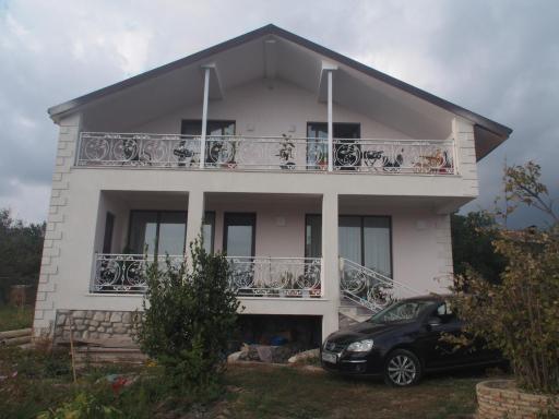 LOZA Mini Hotel - Housity