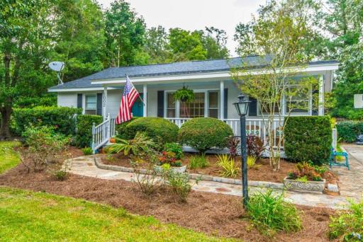 Hip Island House - Housity