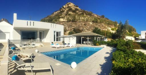 Luxury Villa Melissa - Housity