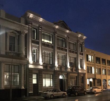 Bond Street Apartment Luxury 3 Bedroom - Housity