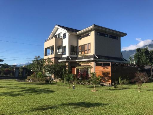 Celine's B&B - Housity