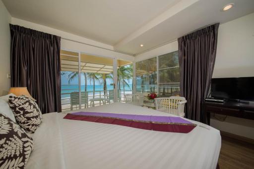 Kamala Beachfront Apartment - Housity
