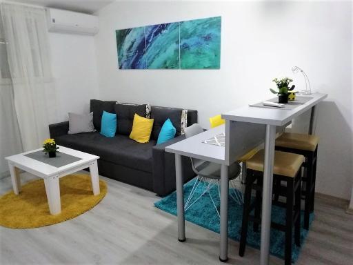 Apartment Stephanie Blue - Housity