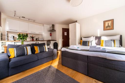 Canal View Studio - Housity