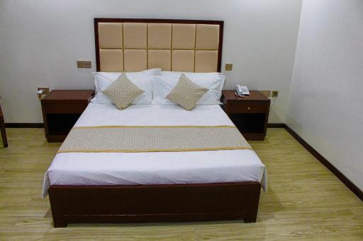 The Golden Rays Resort - Housity