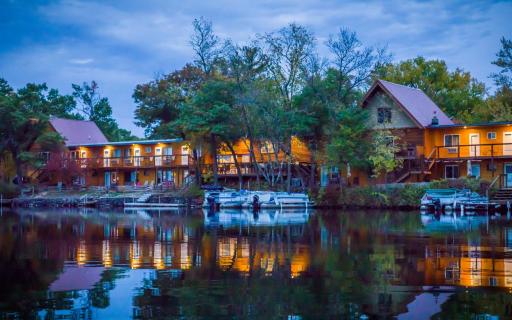 Curriers Lakeview Lodge - Housity