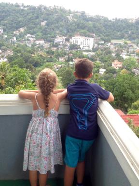 Jaya Tomodachi - Housity