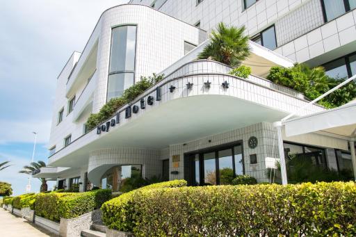 Hotel Royal - Housity