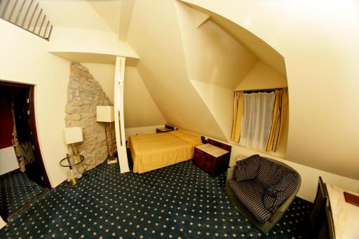 Hotel Podzamcze - Hizvo