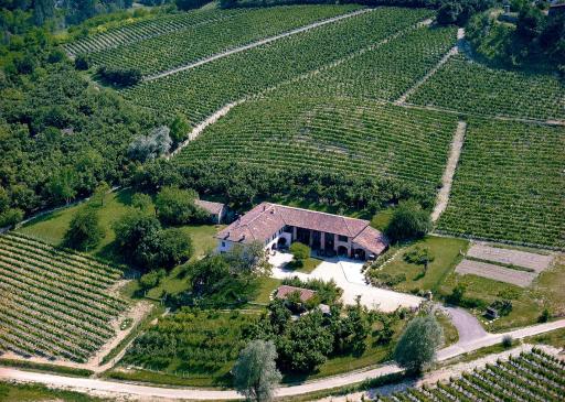 La Giribaldina Winery & Farmhouse - Housity
