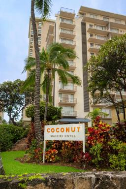 Coconut Waikiki Hotel - Housity