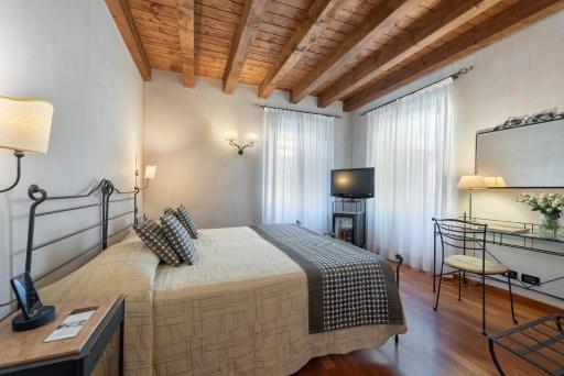 Hotel Marco Polo - Housity