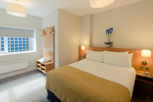 PREMIER SUITES Reading - Hizvo