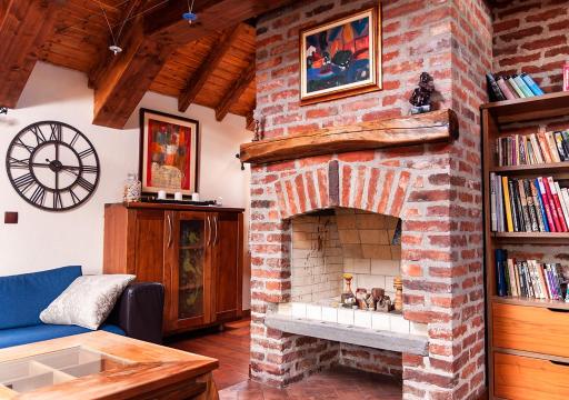 Karina Art Mountain View Apartment - Housity