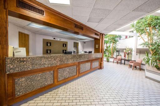 Greeneville Inn And Suites - Housity
