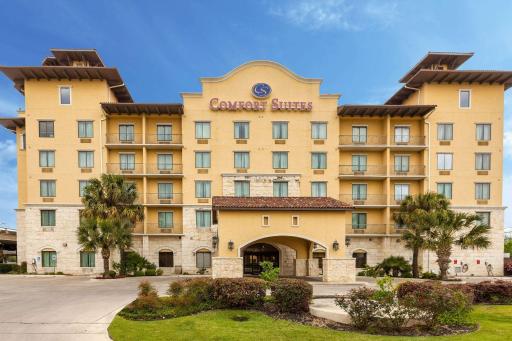 Comfort Suites Alamo-River walk - Housity