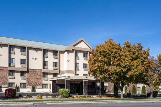 Quality Inn Downtown - Housity