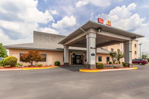 Econo Lodge Inn & Suites - Housity
