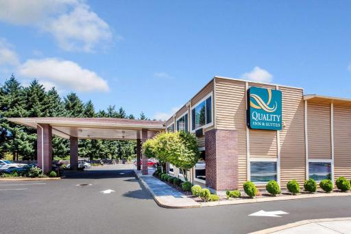 Quality Inn & Suites Vancouver North - Housity