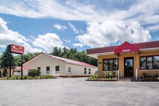 Econo Lodge Brattleboro South - Housity