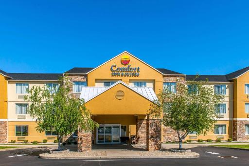 Comfort Inn & Suites - Housity
