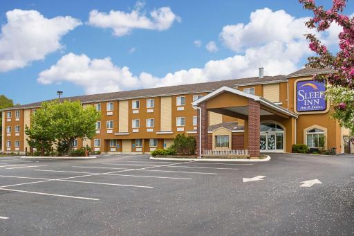 Sleep Inn & Suites Niantic North - Housity