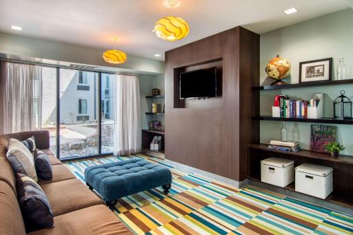 Clarion Inn & Suites Atlanta Downtown - Housity