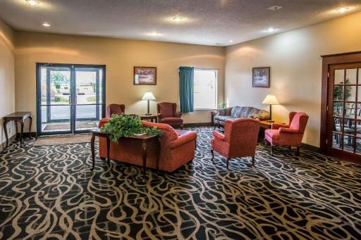 Quality Inn & Suites Mendota near I-39 - Housity