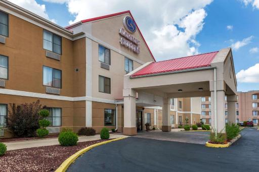 Comfort Suites near I-80 and I-94 - Housity