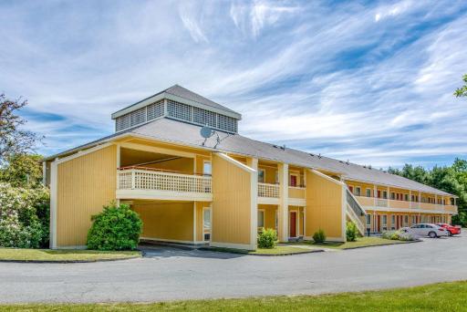 Econo Lodge Freeport - Brunswick Area - Housity