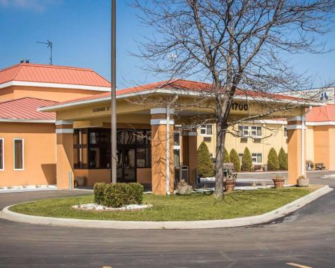 Quality Inn & Suites Port Huron - Housity