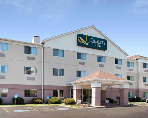 Quality Inn Brooklyn Center - Housity
