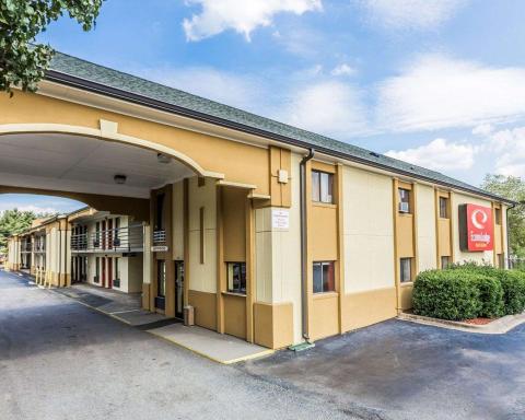 Econo Lodge Inn & Suites Matthews - Charlotte - Housity