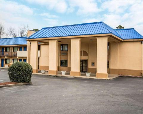 Rodeway Inn & Suites Plymouth Hwy 64 - Housity