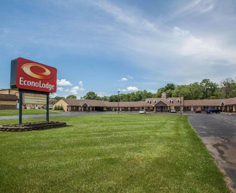 Econo Lodge Newton - Housity