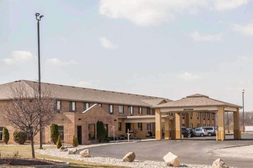 Quality Inn - Housity