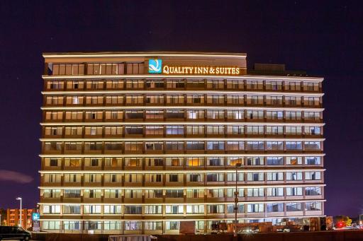 Quality Inn & Suites - Housity