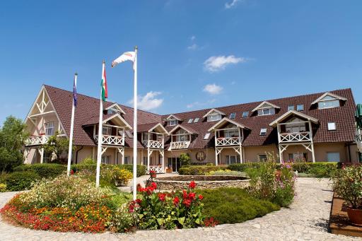 Orchidea Hotel Lipót - Housity