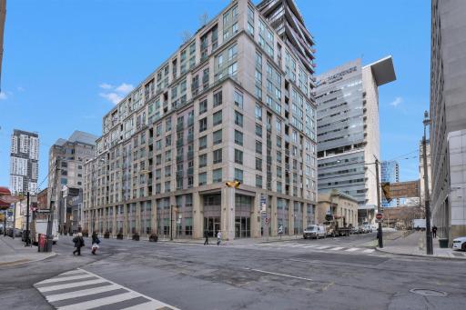 Toronto Luxury Accommodations - QWEST - Housity