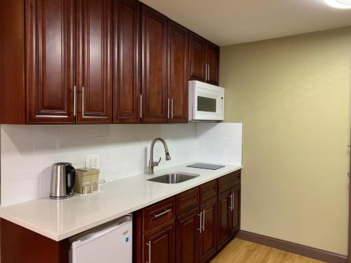 The Queens Hotel - Housity