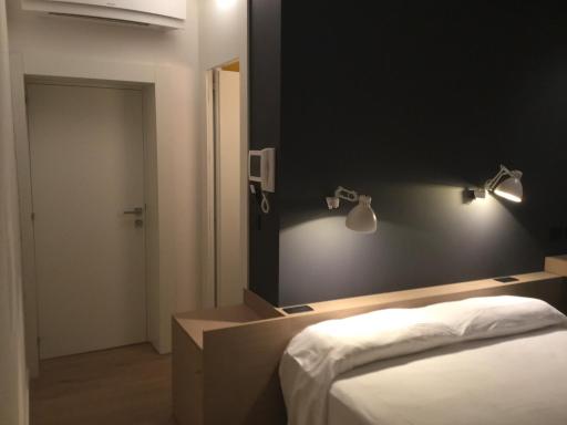 Acquapazza Restaurant & Room - Housity