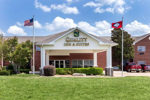 Quality Inn & Suites Mountain Home North - Housity