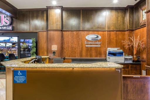 Econo Lodge Lake Elsinore Casino - Housity
