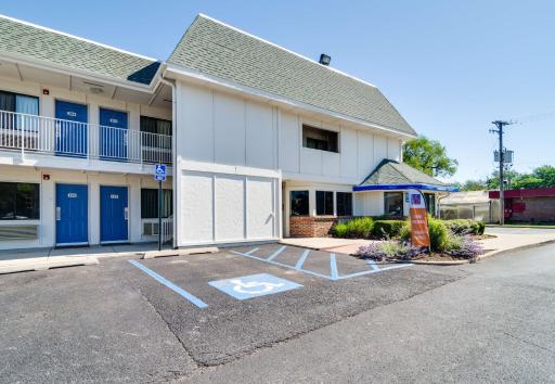 Motel 6-Schiller Park, IL - Chicago O'Hare - Housity